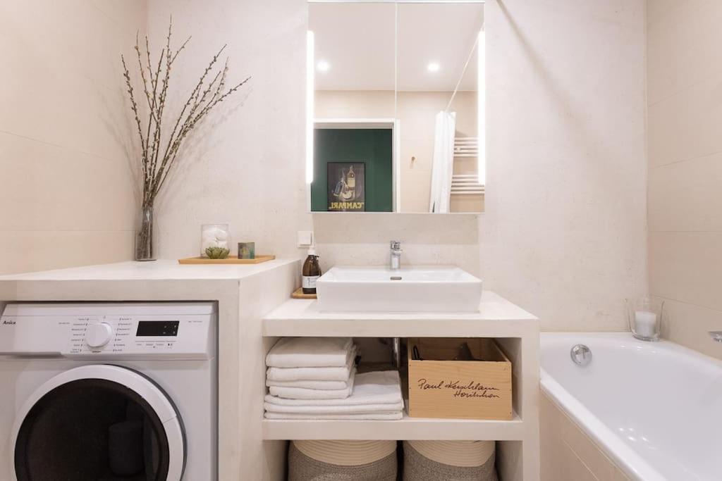 Dream Apartment - Central And Quiet With Ac And Free Parking Garage Вена Экстерьер фото