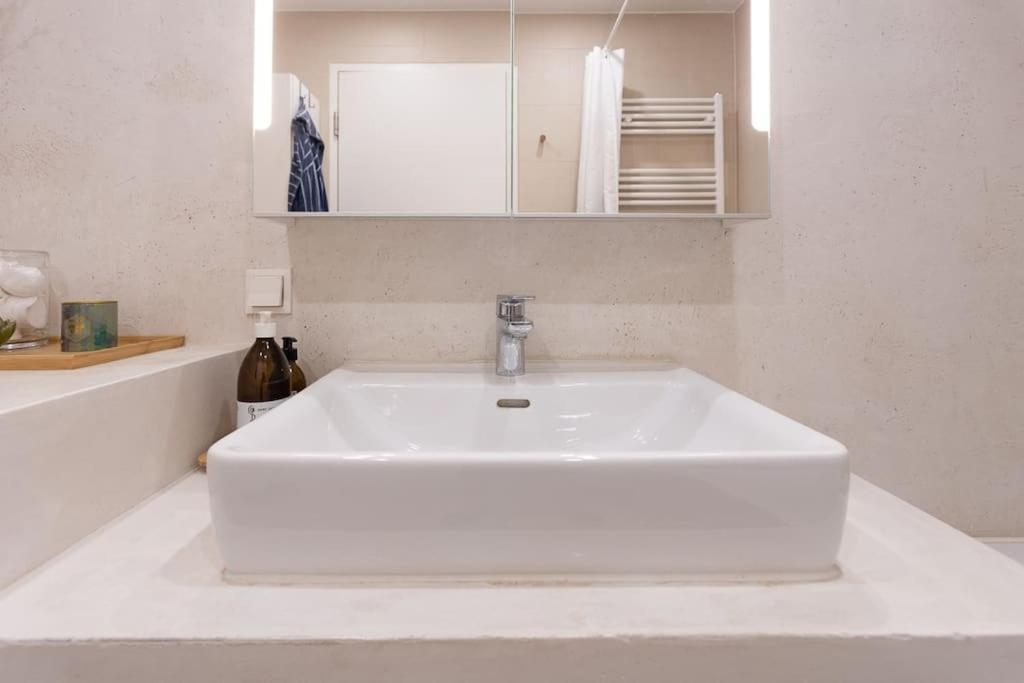 Dream Apartment - Central And Quiet With Ac And Free Parking Garage Вена Экстерьер фото