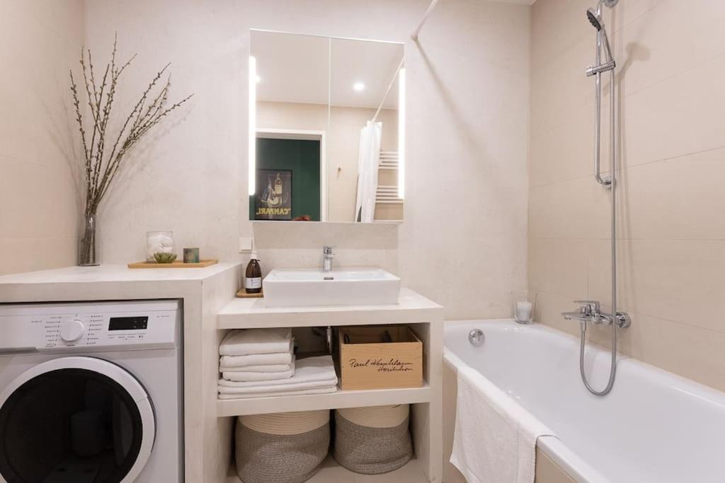 Dream Apartment - Central And Quiet With Ac And Free Parking Garage Вена Экстерьер фото