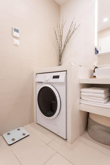 Dream Apartment - Central And Quiet With Ac And Free Parking Garage Вена Экстерьер фото
